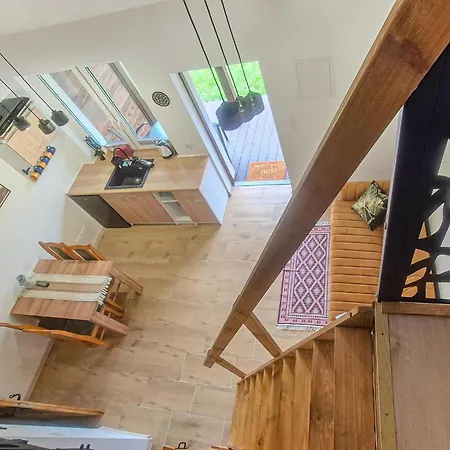 בית נופש 2 Bedroom Cozy In סרבינובו