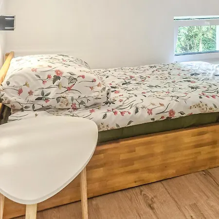 בית נופש 2 Bedroom Cozy In *