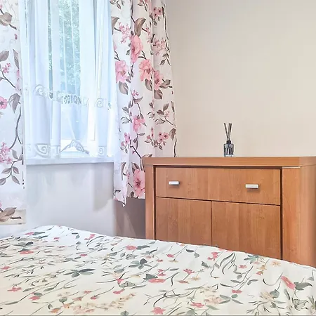 1 Bedroom Beautiful In Sarbinowo