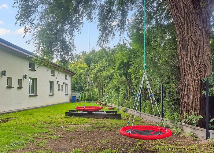 2 Bedroom Cozy In Holiday home