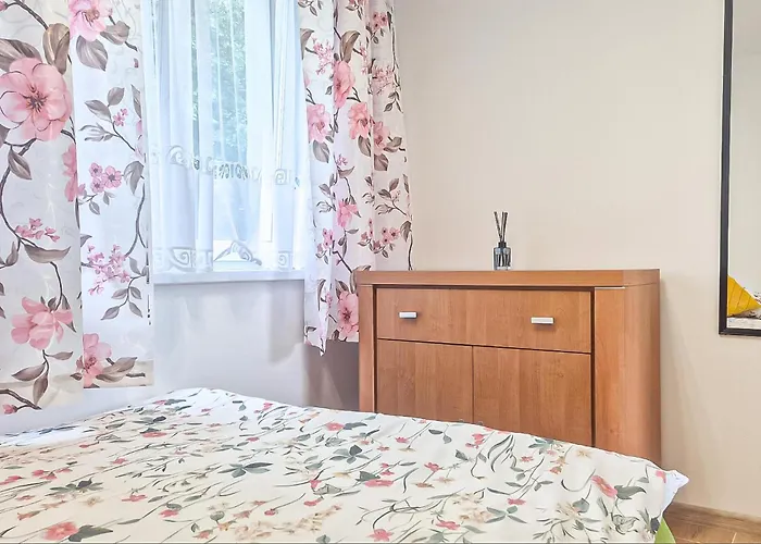 2 Bedroom Cozy In Sarbinowo